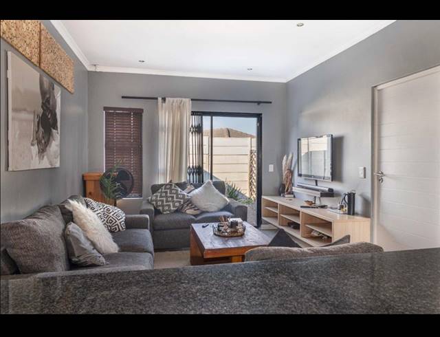 2 BEDROOM HOUSE FOR SALE IN PARKLANDS EAST